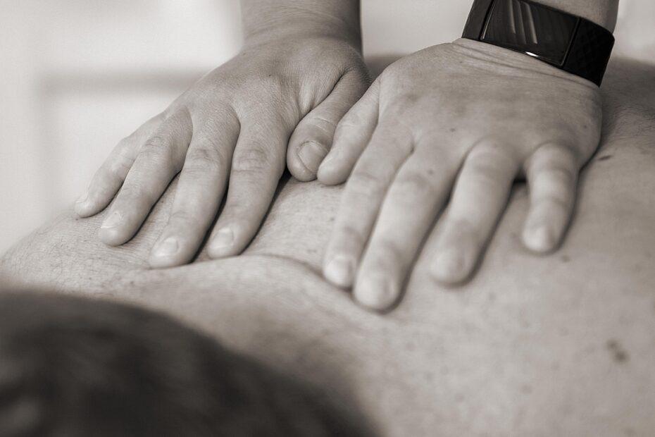 Massage av legitimerad naprapat på Roslagskliniken