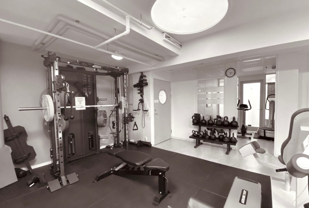 Träningsutrustning och gym på Roslagskliniken i Täby