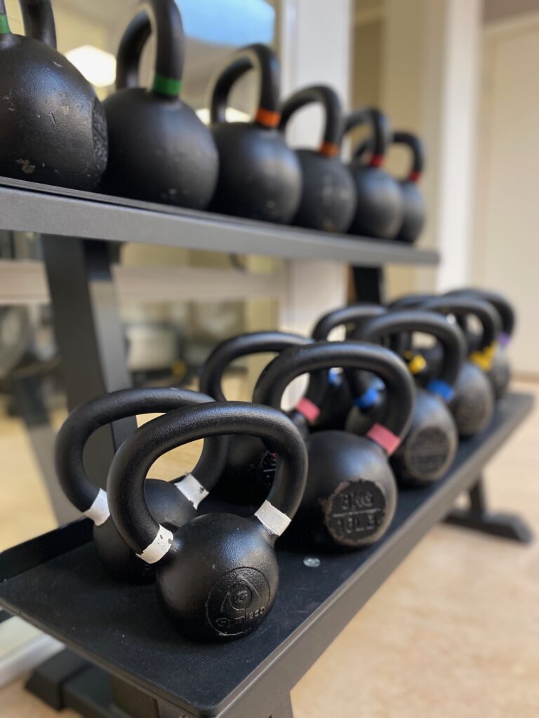 Vi har uppdaterat gymmet. kettlebells